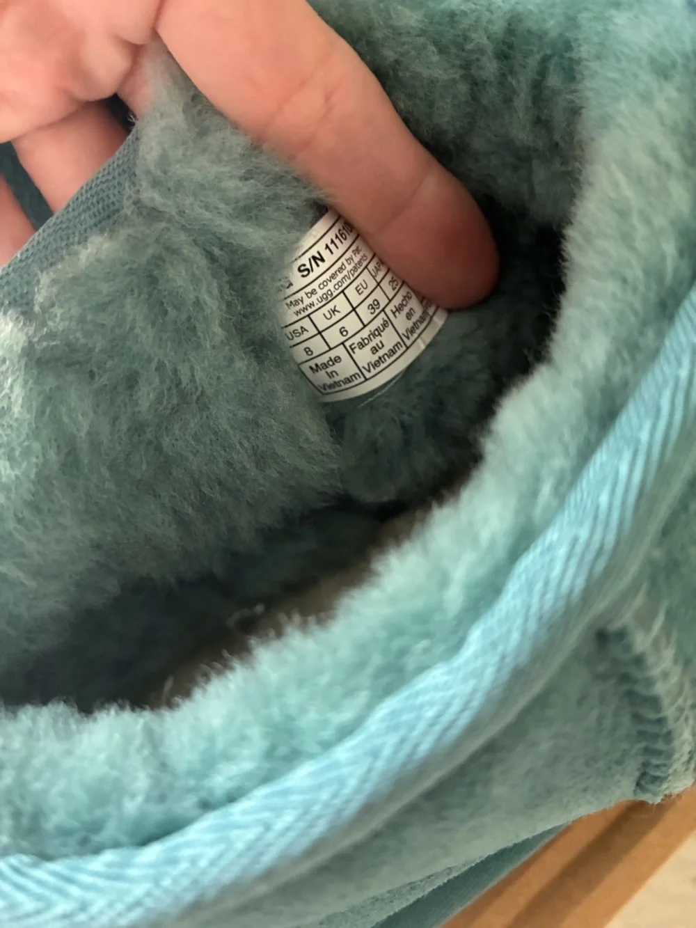 EUC Women’s Uggs Ultra Mini Size 8 Teal Blue